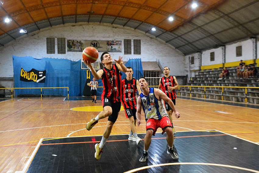 Caupolican ganó el triangular Amistad: derrotó a Unión de San Bernardo y al club Sportivo Comercio de Plaza 27