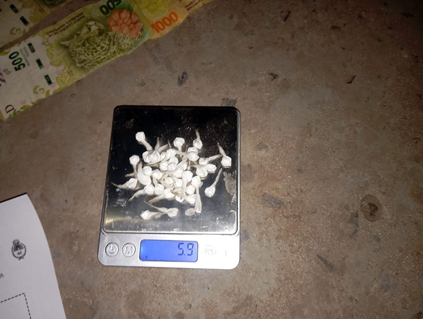 Ocurrió en el Barrio San Cayetano: Mujer sorprendida vendiendo droga en la vía pública 19