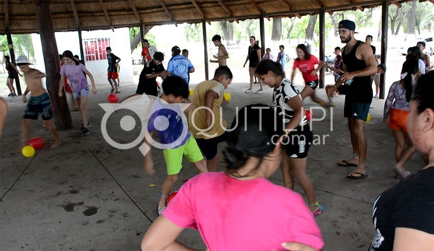 Con mucha alegría y chapuzones, cerró el 2° turno de la Colonia Municipal 19