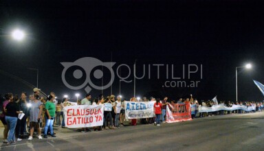 El arco gremial volvió a manifestarse exigiendo el pago de la cláusula gatillo y el llamado a la mesa de política salarial. Además rechazó el aumento otorgado por el gobierno 1