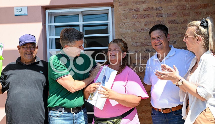 Emoción y alegría de adjudicatarios al recibir su casa propia 13