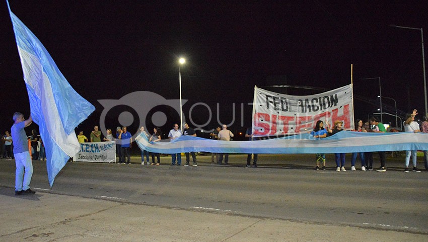Docentes de Quitilipi volvieron a la ruta: "Zdero no te olvides de tus promesas" 16