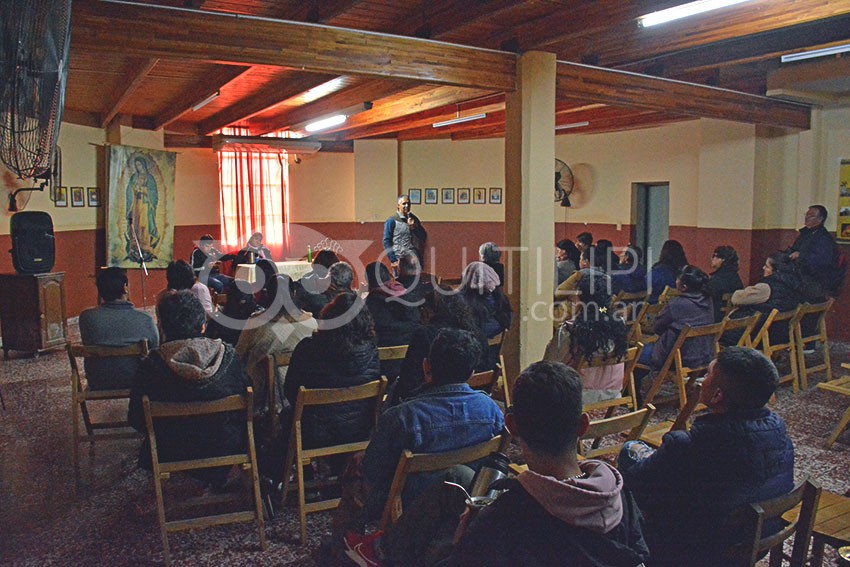 Familias y voluntarios del Hogar de Cristo compartieron herramientas para abordar las adicciones 18