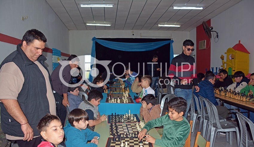 Exitoso inicio del Torneo de Ajedrez Inter-Liga "Región Centro" 2026 en Quitilipi 13