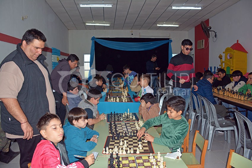Exitoso inicio del Torneo de Ajedrez Inter-Liga "Región Centro" 2026 en Quitilipi 5