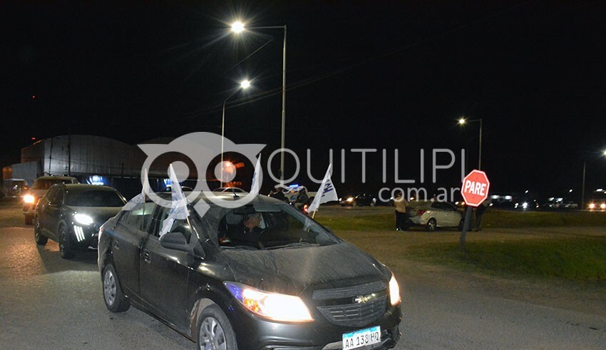 Caravana docente en Quitilipi: fuerte reclamo al gobernador Zdero por salarios paupérrimos, pago de la cláusula gatillo y el vaciamiento de la Obras Social 10