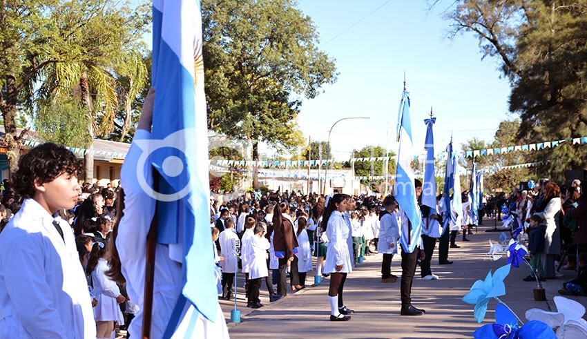 Juramento de lealtad en Quitilipi: 600 voces escolares hicieron vibrar el Día de la Bandera 19
