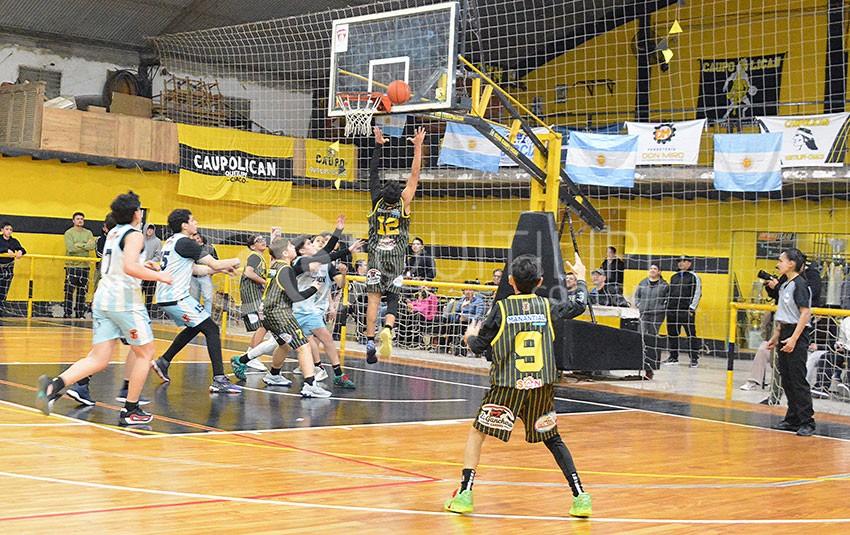 ¡Caupolicán Campeón! El "Cacique" se quedó con el título de la Saenzpeñense en un final para el infarto 33