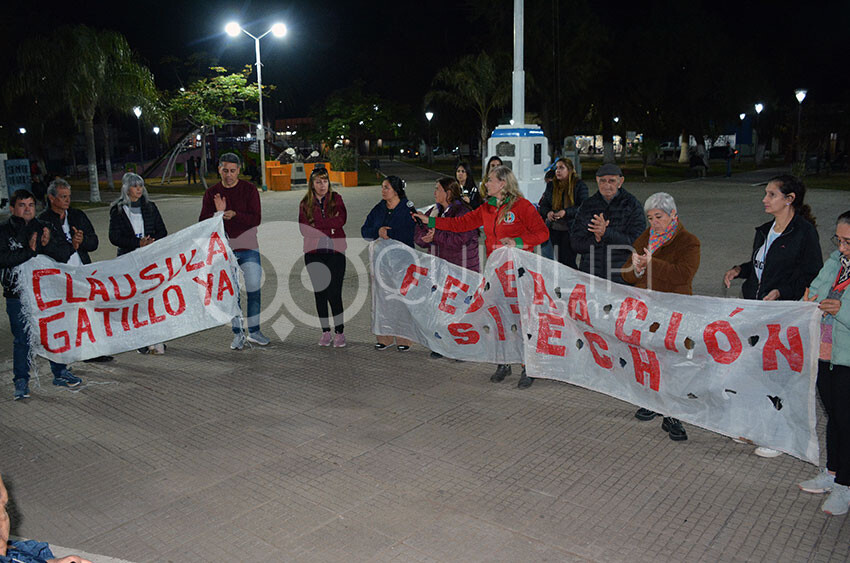 Malestar docente en Quitilipi: el Arco Gremial calificó de "absolutamente insuficiente" el aumento del gobierno - Quitilipi.com.ar Malestar docente en Quitilipi: el Arco Gremial calificó de "absolutamente insuficiente" el aumento del gobierno 15