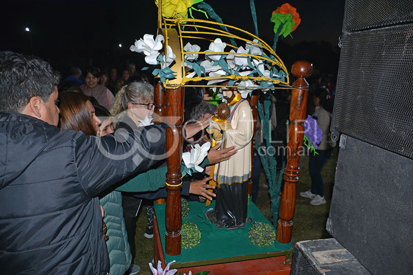 Multitudinaria muestra de fe en Quitilipi: San Cayetano celebró su fiesta patronal y las bodas de plata de la capilla 27