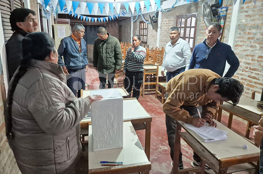 Histórica elección en el Barrio Cacique Moreno: la lista 10 ganó por un voto y conducirá la nueva comisión vecinal - Quitilipi.com.ar Histórica elección en el Barrio Cacique Moreno: la lista 10 ganó por un voto y conducirá la nueva comisión vecinal 22