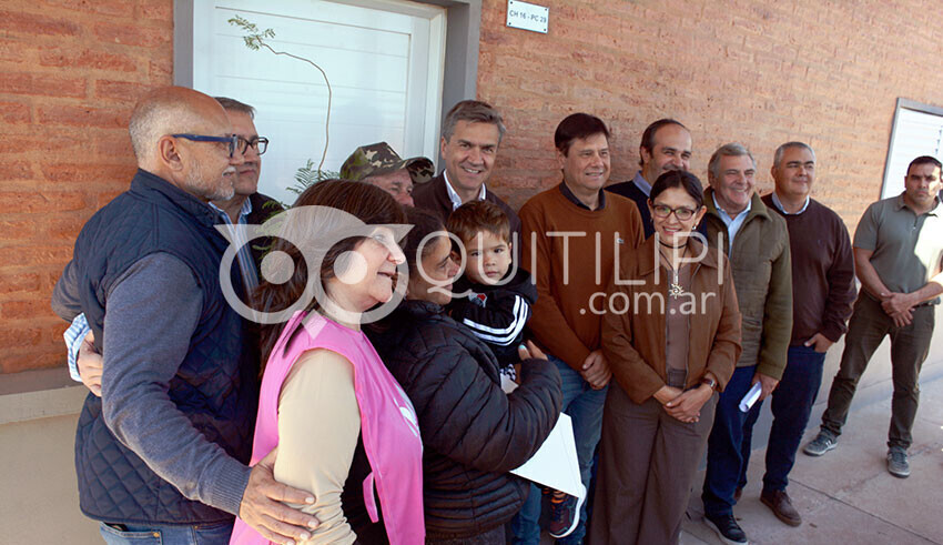 Zdero entregó 6 viviendas en Quitilipi y anunció el inicio de nuevas obras habitacionales 16