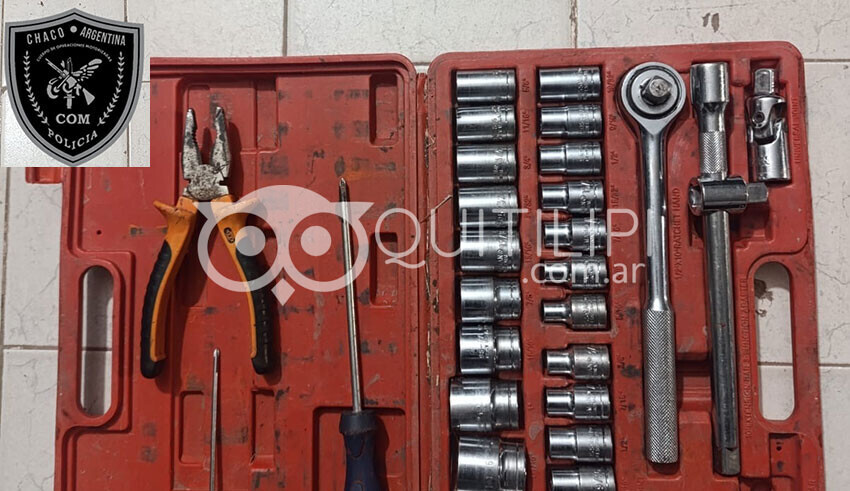 Rompió la puerta de un auto para robar herramientas, pero los vecinos lo "mandaron al frente" y la motorizada recuperó el botín 10