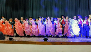 La Escuela "Raíces Argentinas" celebra sus 31º aniversario con una gran peña folclórica 1