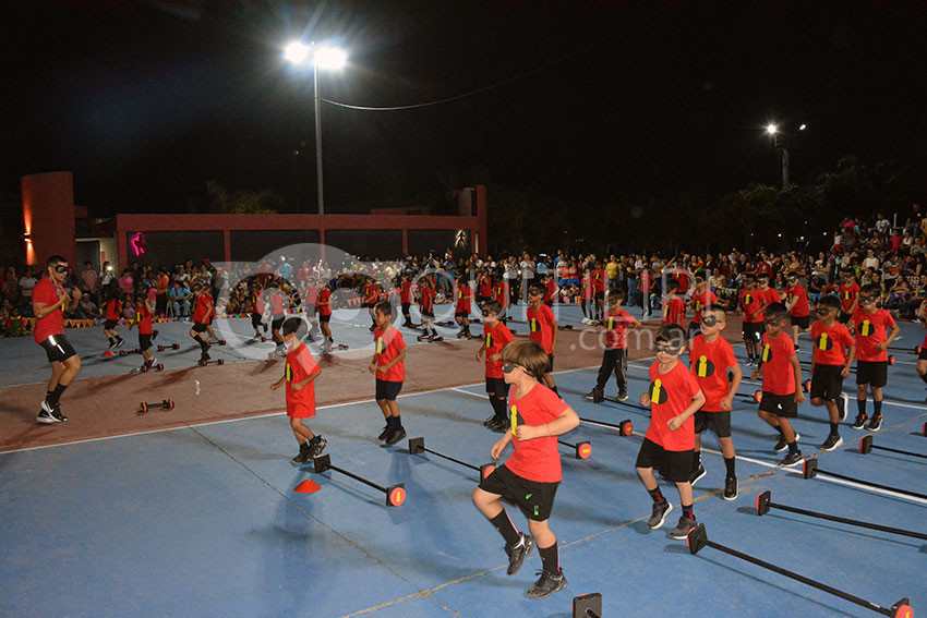 Colorida y alegre Fiesta de la Educación Física de la Escuela 384 28