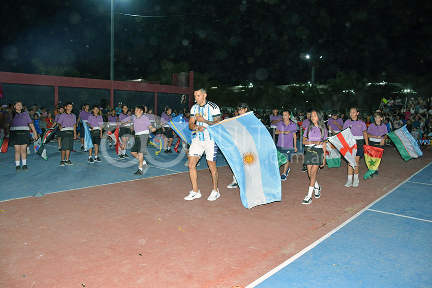 Colorida y alegre Fiesta de la Educación Física de la Escuela 384 24