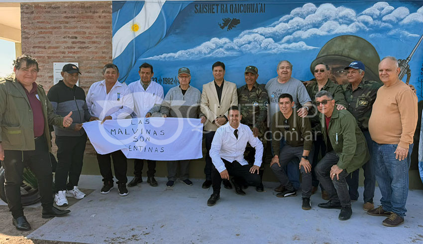 Colonia Aborigen: emotivo homenaje y descubrimiento de mural para visibilizar a los excombatientes Qom de Malvinas 28