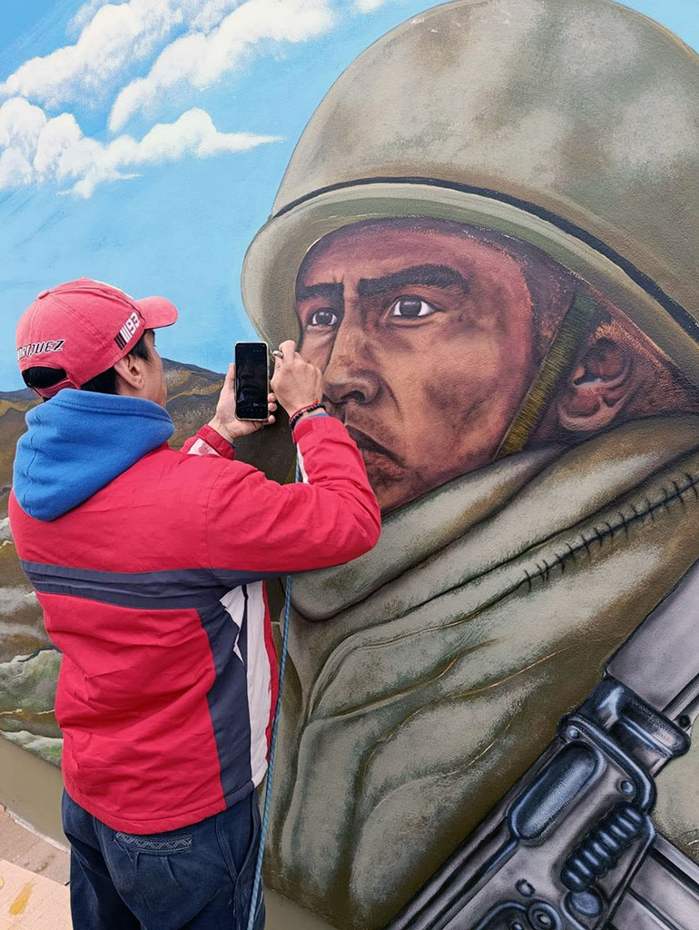 Colonia Aborigen: emotivo homenaje y descubrimiento de mural para visibilizar a los excombatientes Qom de Malvinas - Quitilipi.com.ar Colonia Aborigen: emotivo homenaje y descubrimiento de mural para visibilizar a los excombatientes Qom de Malvinas 35